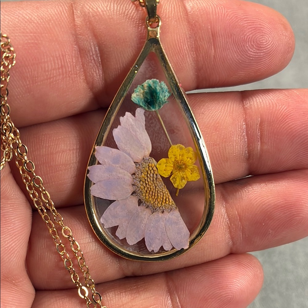 Water Drop Floral Pendant Necklace